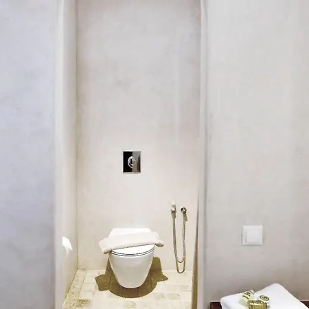Baba Hotel *