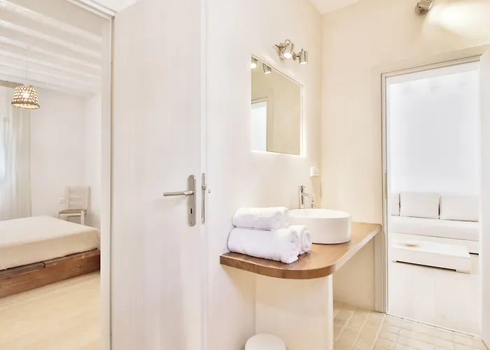 Baba 3* Houlakia (Mykonos)